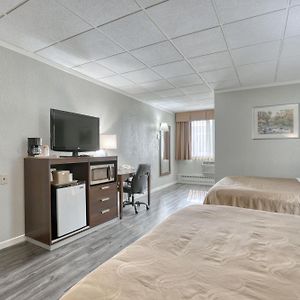Queen Room Two Queen Beds Atrium View Non Smoking