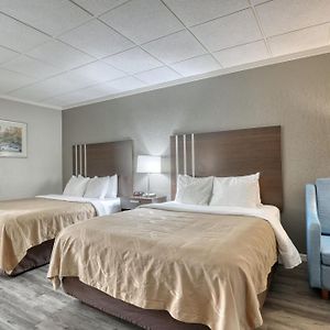 Queen Room Two Queen Beds Pet Friendly or Non-Smoking